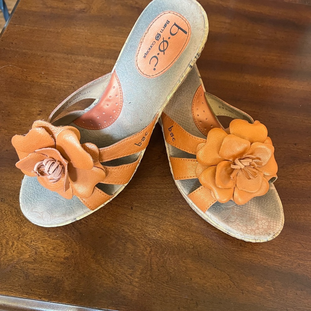 B.O.C Size 8 Women’s Orange Floral Wedge Sandal